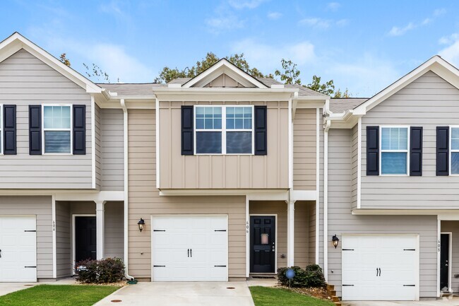 Building Photo - 205 Highwood Ln
