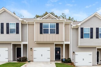 Building Photo - 205 Highwood Ln