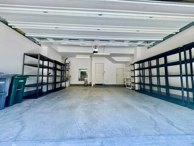Building Photo - 6576 S Mariposa Ct