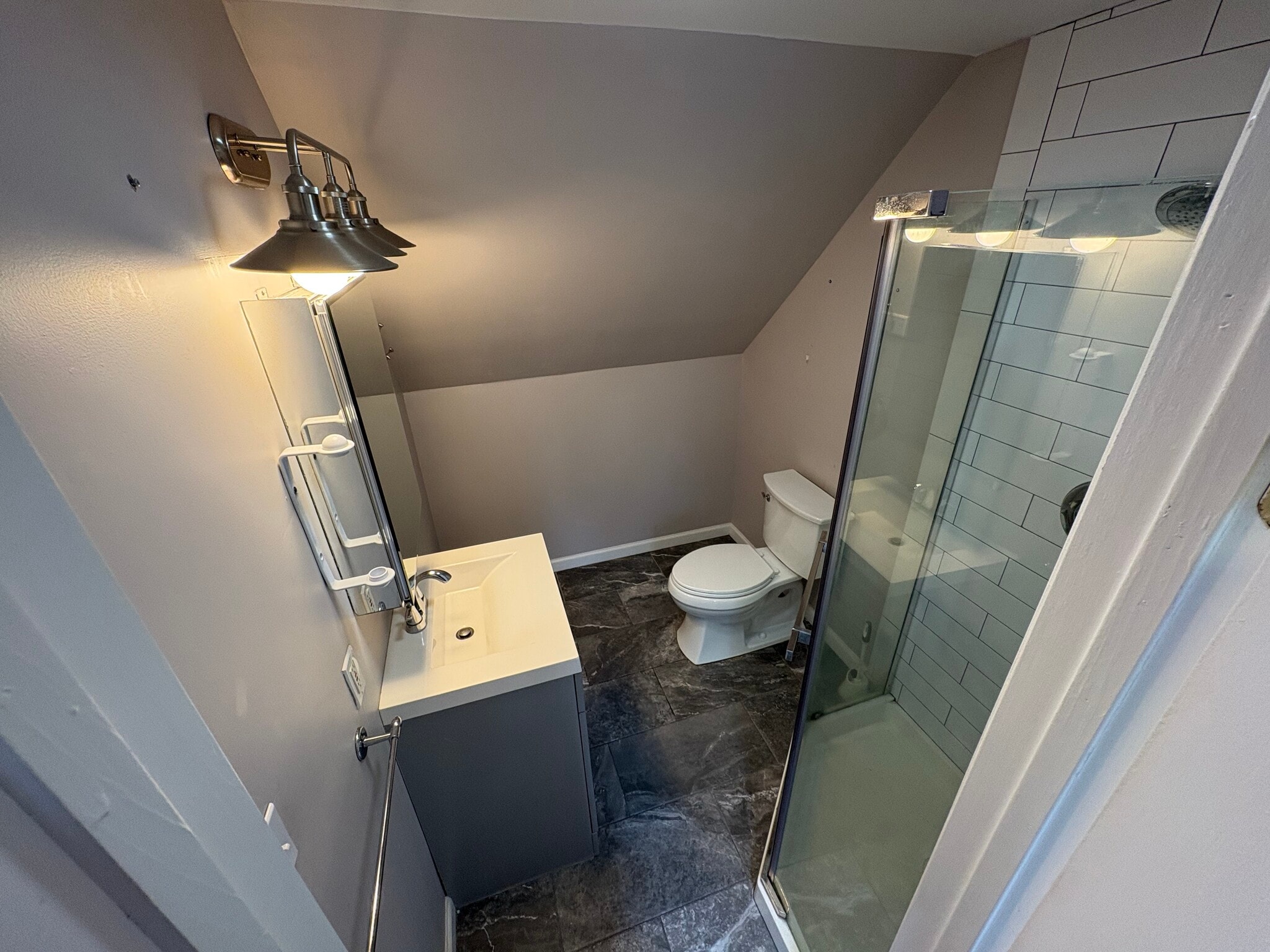 Building Photo - 427 Raft Ave