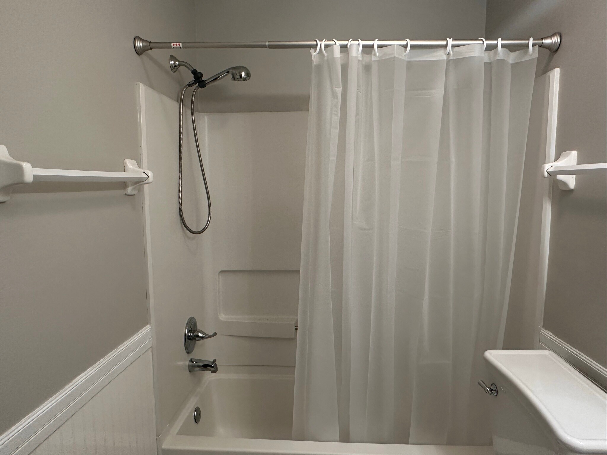 Building Photo - 5125 Singleton Dr