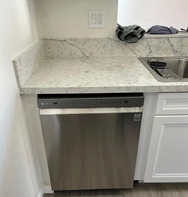 Dishwasher - 4368 Marlborough Ave