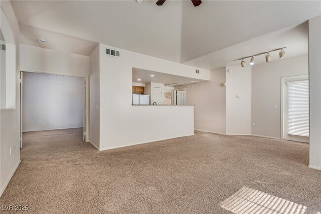Building Photo - 10550 W Alexander Rd