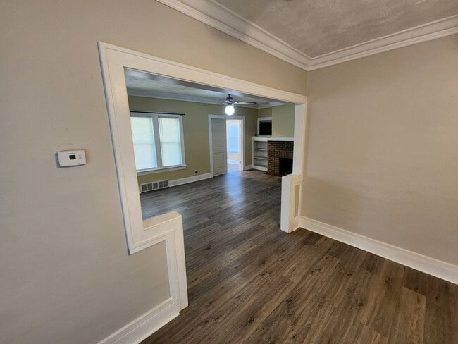 Building Photo - 15816 Grovewood Ave
