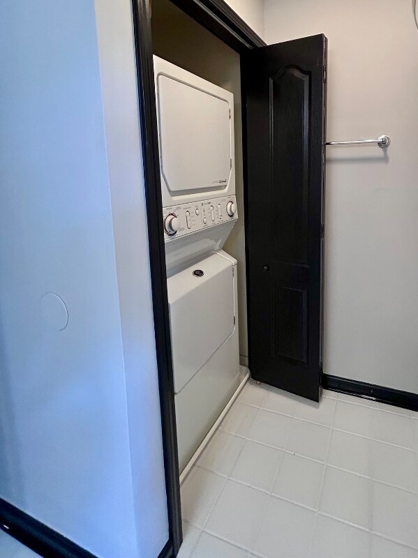 Building Photo - 1178 Village Ct SE