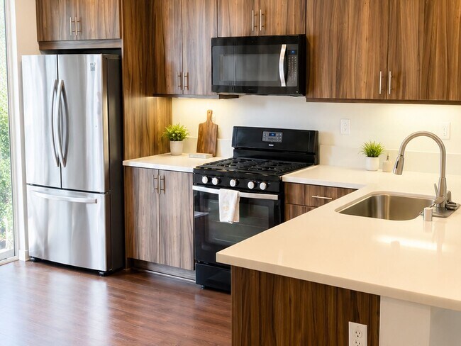 Building Photo - Contemporary 3B | 4B Condo in the Heart of Glassell Park