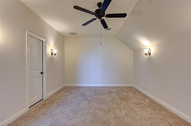 Building Photo - 6611 Hollow Bay Ct