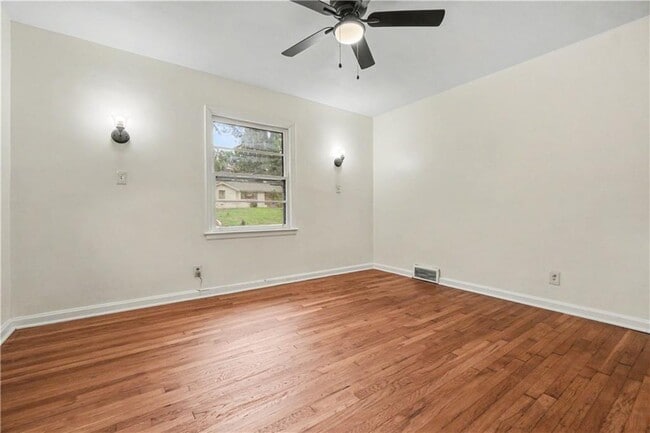 Building Photo - 2939 Belvedere Ln
