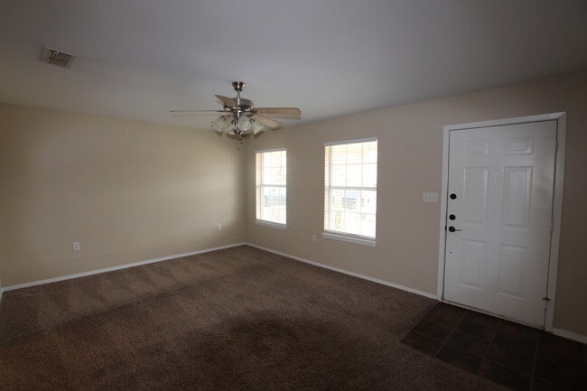 Building Photo - COMING SOON-Spacious 3 Bedroom in Whitehouse!
