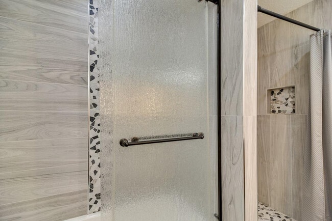 Building Photo - 5100 28th Ave N