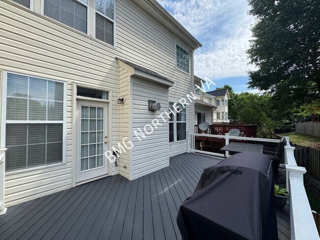 Building Photo - 46119 Geneva Terrace