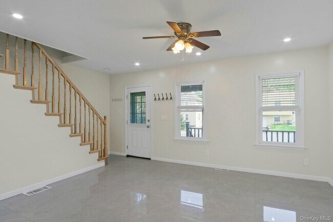 Building Photo - 22 Firth St