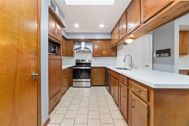 Building Photo - 214 Brocket Pl