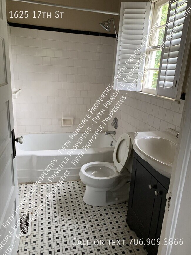 Building Photo - 1625 17th St