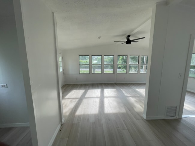 Building Photo - 15731 Trigonia St