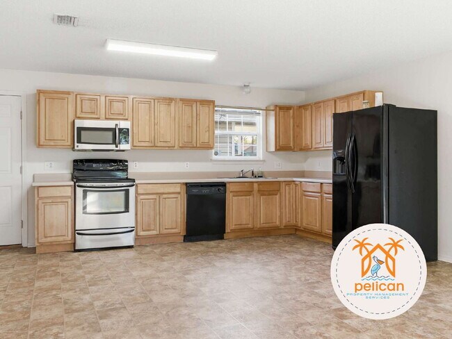 Building Photo - Charming 3-Bedroom Home with Spacious Open Layout – Minutes from Downtown Pensacola!