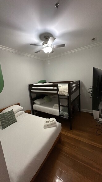 Building Photo - 1243 W Madison St