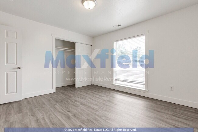 Building Photo - North Salt Lake 2 BD 1 BA Only $500 Deposit - Upper Level - Brookside Lofts Unit 7