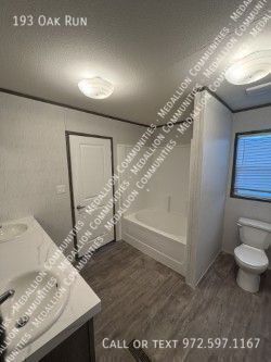 Building Photo - 193 Oak Run