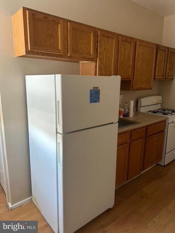 Building Photo - 5608 N Mascher St