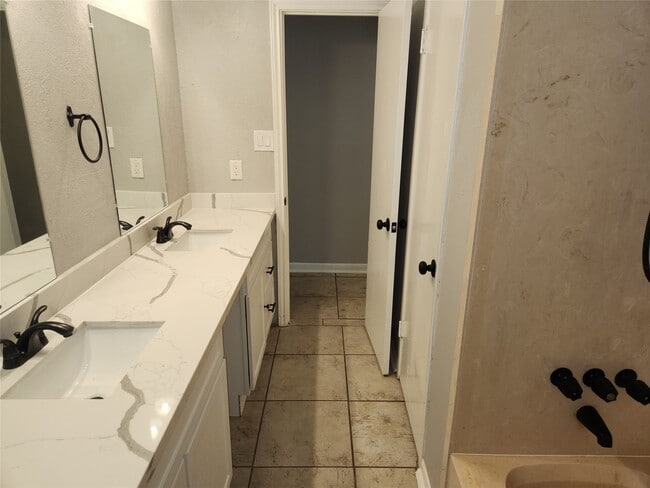 Building Photo - 22223 Woodrose Dr