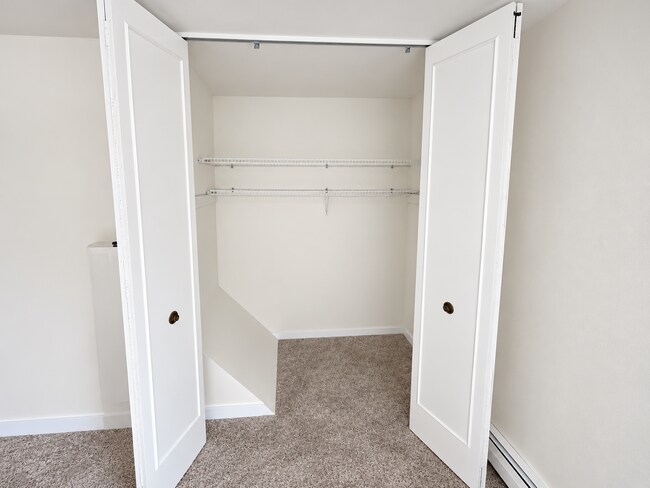 Building Photo - 4000 W Rivers Edge Cir