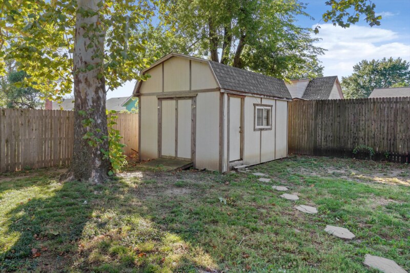 Building Photo - 10918 E 29th St