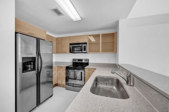 Building Photo - 350 NE 24th St