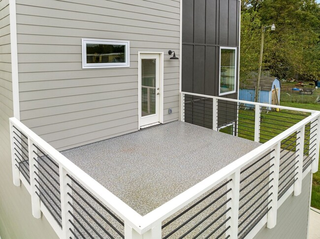 Building Photo - Gorgeous New Construction near Downtown Durham, Premium Finishes - Pet Friendly!