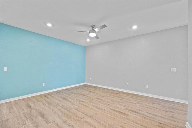 Building Photo - 129 Cupreata Ln