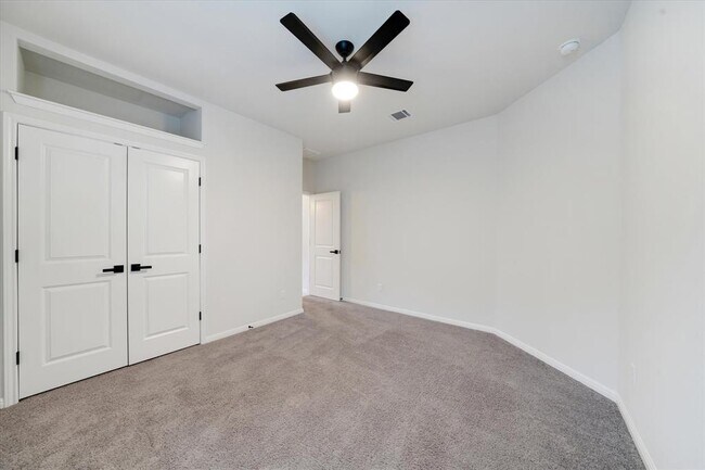 Building Photo - 117 Falkland St