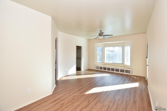 Building Photo - 2523 S 41st Ave