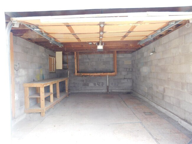 Building Photo - 520-520 129 29 Rd