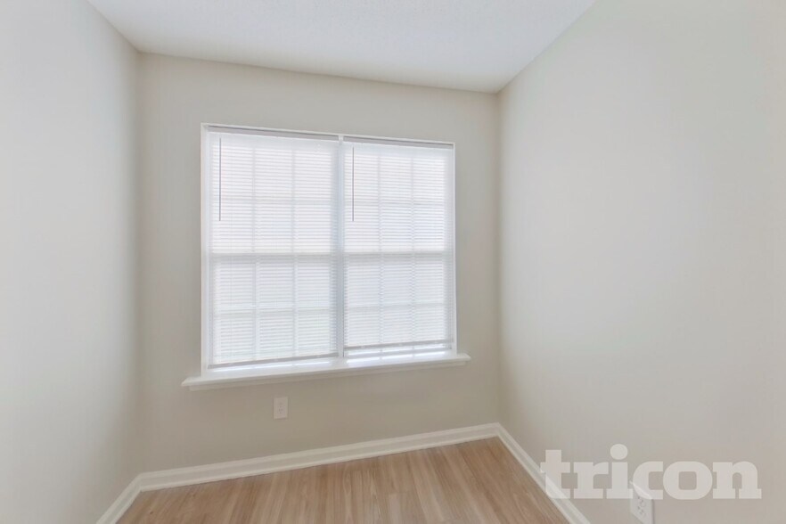Building Photo - 163 Brooksong Dr