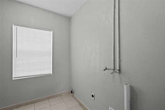 Primary Photo - 806 3rd Ave N