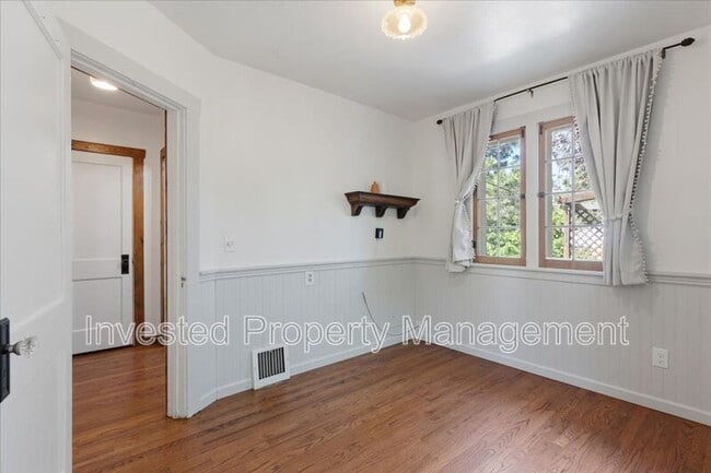 Building Photo - 3077 Benton St