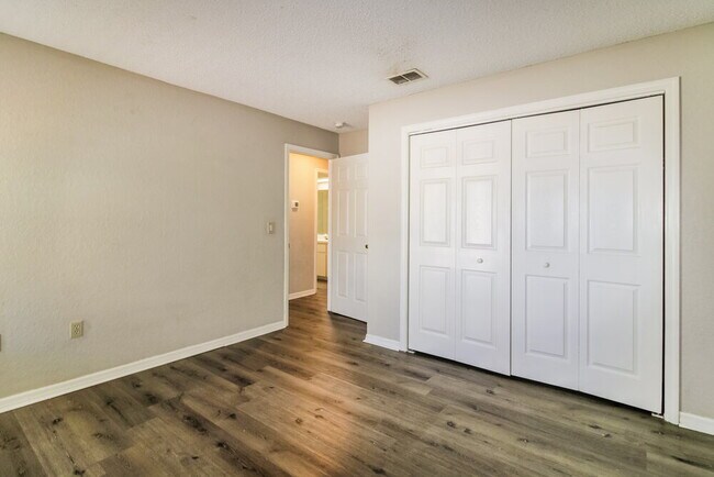 Building Photo - 3352 Bluestone Ave