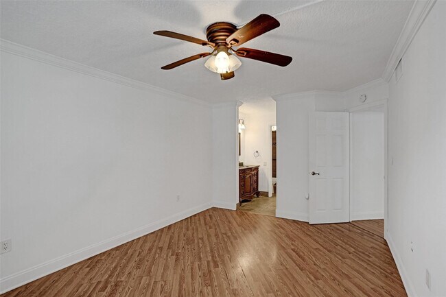 Building Photo - 9351 Lime Bay Blvd