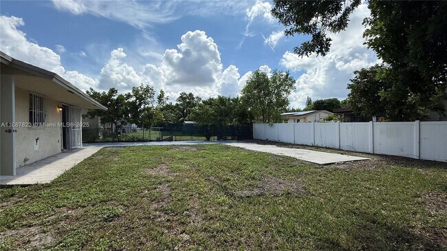 Building Photo - 2740 NW 9th St