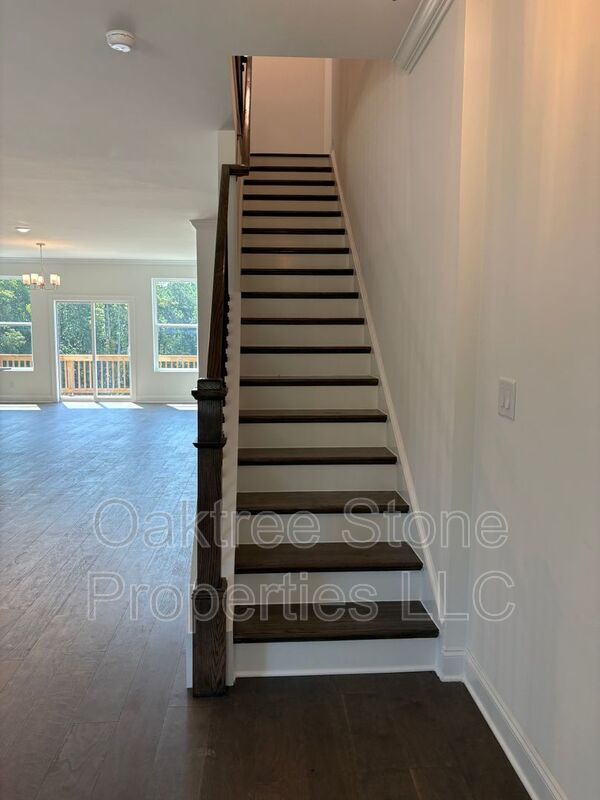 Building Photo - 634 Grove Glen Ct
