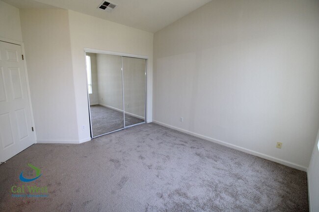 Building Photo - $3,695 - Spacious 2 Bedroom, 2.5 bath tri-level townhouse near Communication Hill in Lancaster Gates