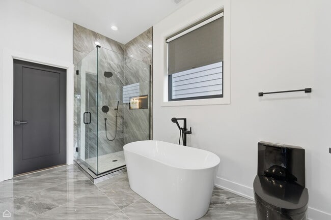 Building Photo - 4210 W 5th Ave