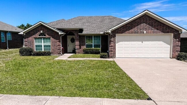 Building Photo - 15711 Echo Glen Dr