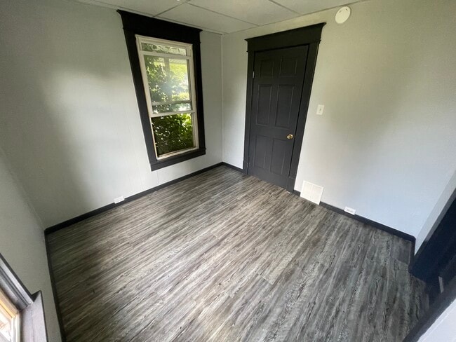 Building Photo - 1308 N Main St