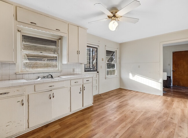 Building Photo - 1121 Wheeler St