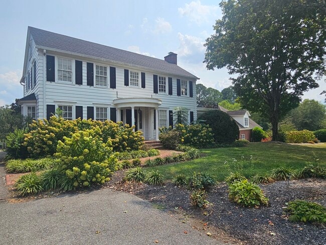 Building Photo - 3210 N Ocoee St