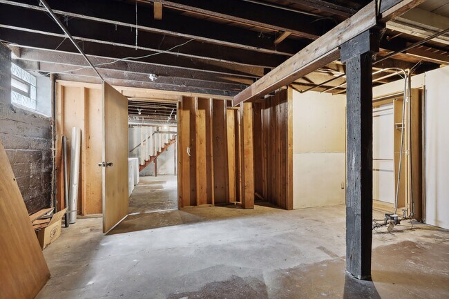Building Photo - 1119 Matilda St