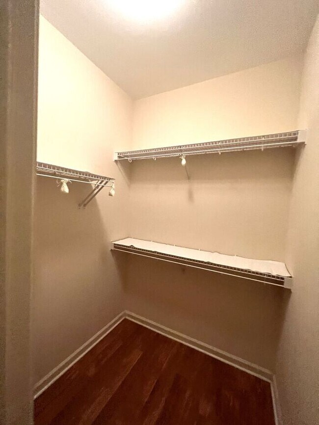 Building Photo - Merestone 1 level brick patio home. 2 Car garage, walk to The Point Shopping, restaurants and mov...