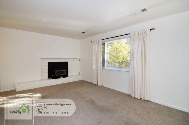Building Photo - 2202 Canal Dr
