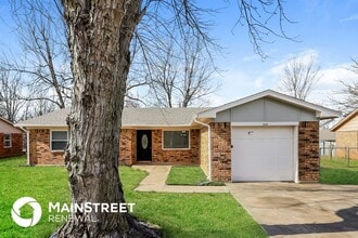 Building Photo - 908 N 5th St